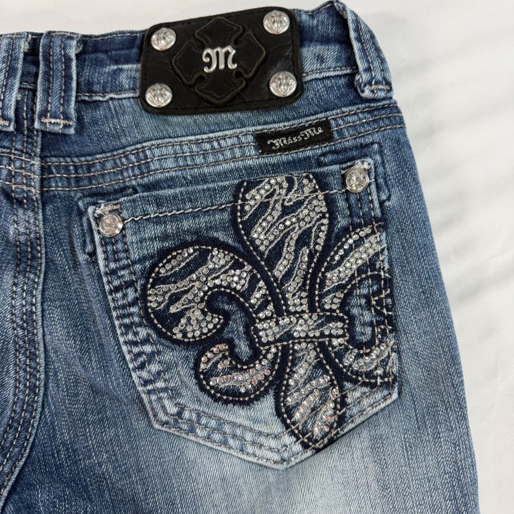 Miss Me Straight Leg Jeans 27X29 Rhinestone Distressed Fleur De Lis Buckle - Picture 8 of 12